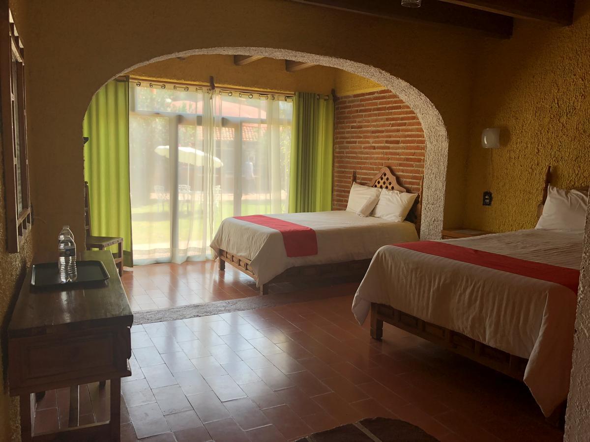 Mi Hotel Текуискуиапан Екстериор снимка